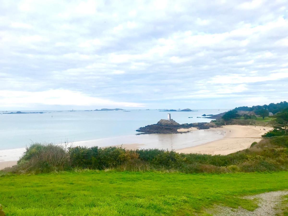 Simone Vue 2min A Pied De La Saint-Lunaire
